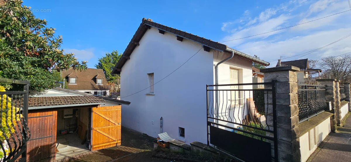 Maison à SARTROUVILLE