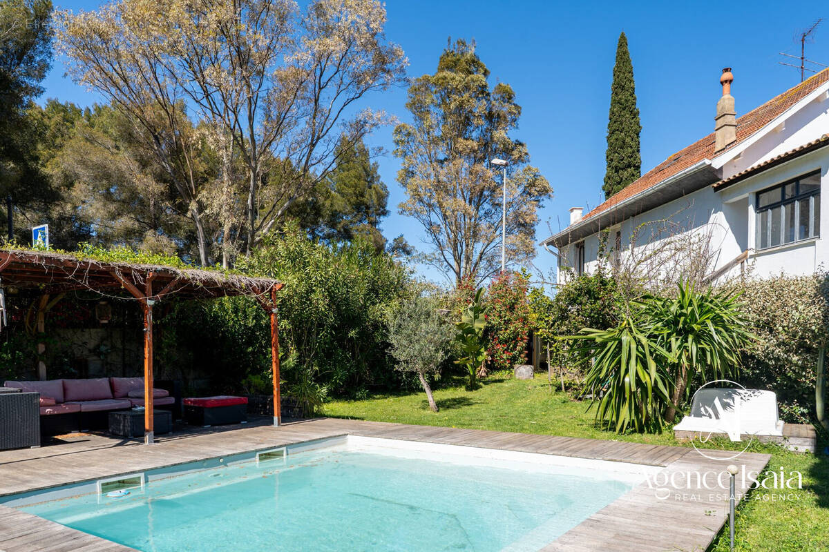 Maison à BORMES-LES-MIMOSAS
