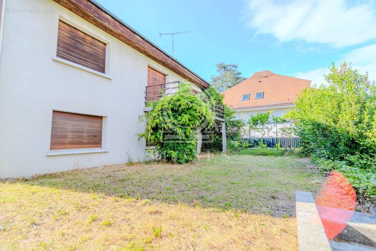 Maison à LA CELLE-SAINT-CLOUD