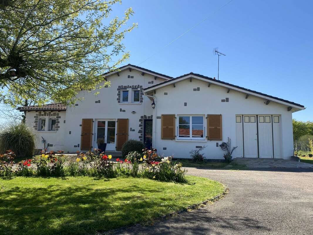 Maison à ROUMAZIERES-LOUBERT
