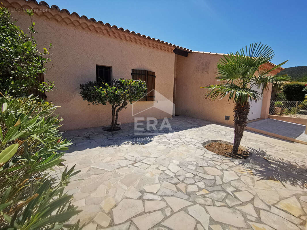 Maison à LES ISSAMBRES