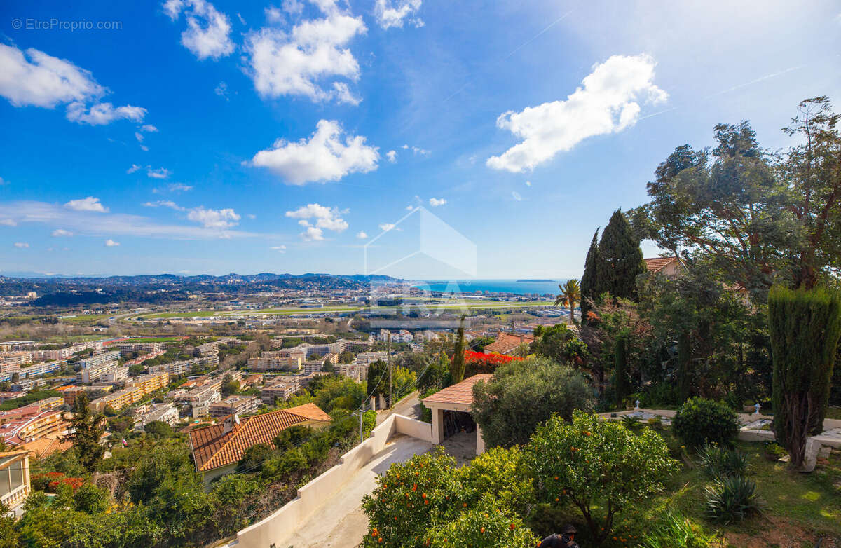 Maison à MANDELIEU-LA-NAPOULE