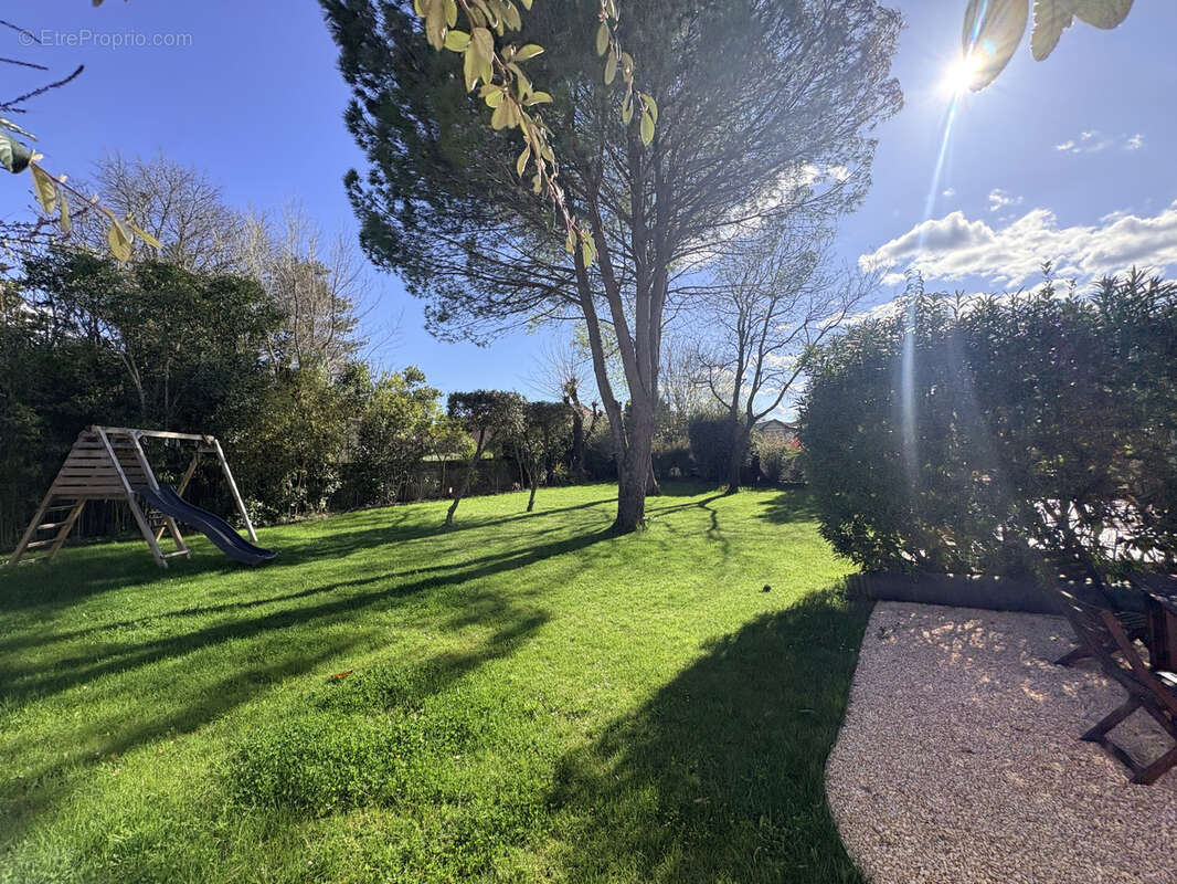 Maison à LA CALMETTE