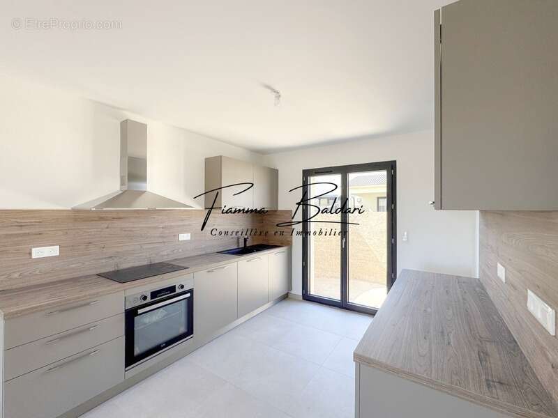 À vendre Maison T4 en duplex de 86m² neuve avec garage, Folelli, Penta di Casinca, Haute-Corse (20) - photo 5