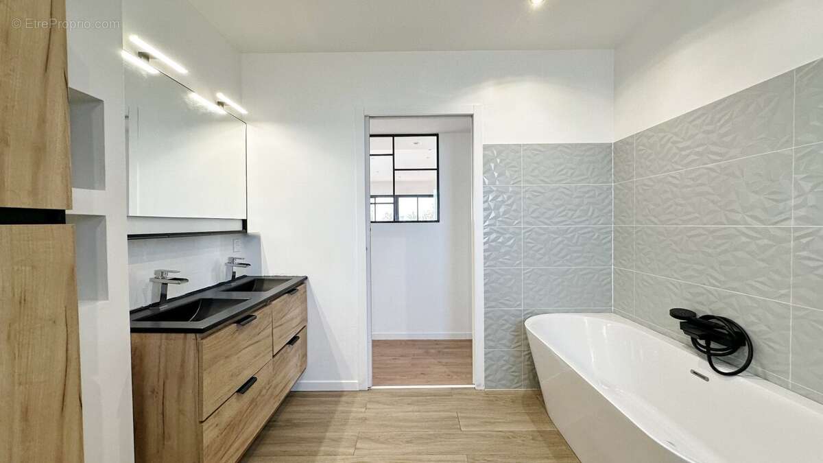 Maison à SAINT-MARTIN-DE-SEIGNANX