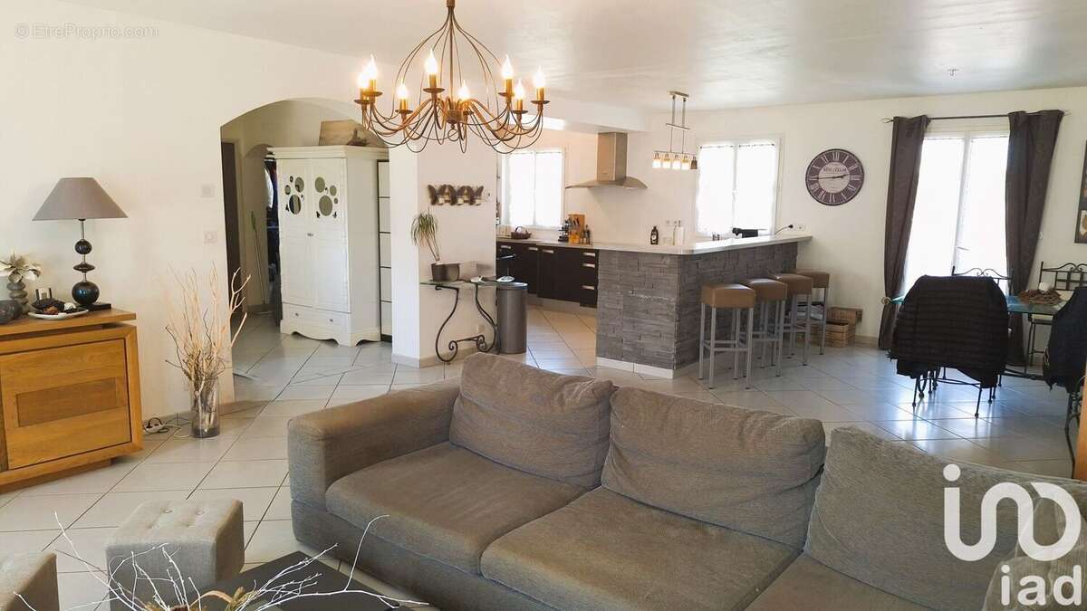 Maison 155 m² à Le Plessis-Hebert  - photo 5