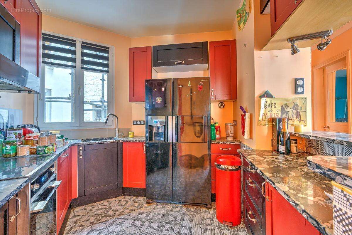 Appartement à PARIS-16E