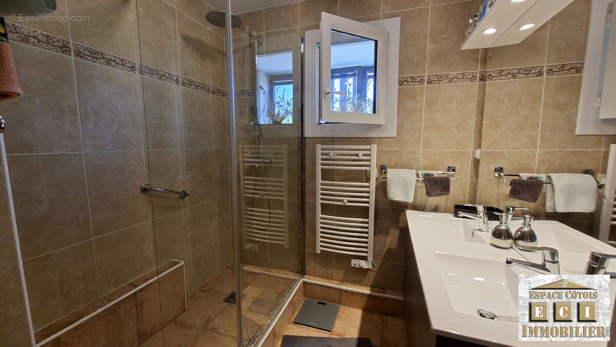 Appartement à LA COTE-SAINT-ANDRE