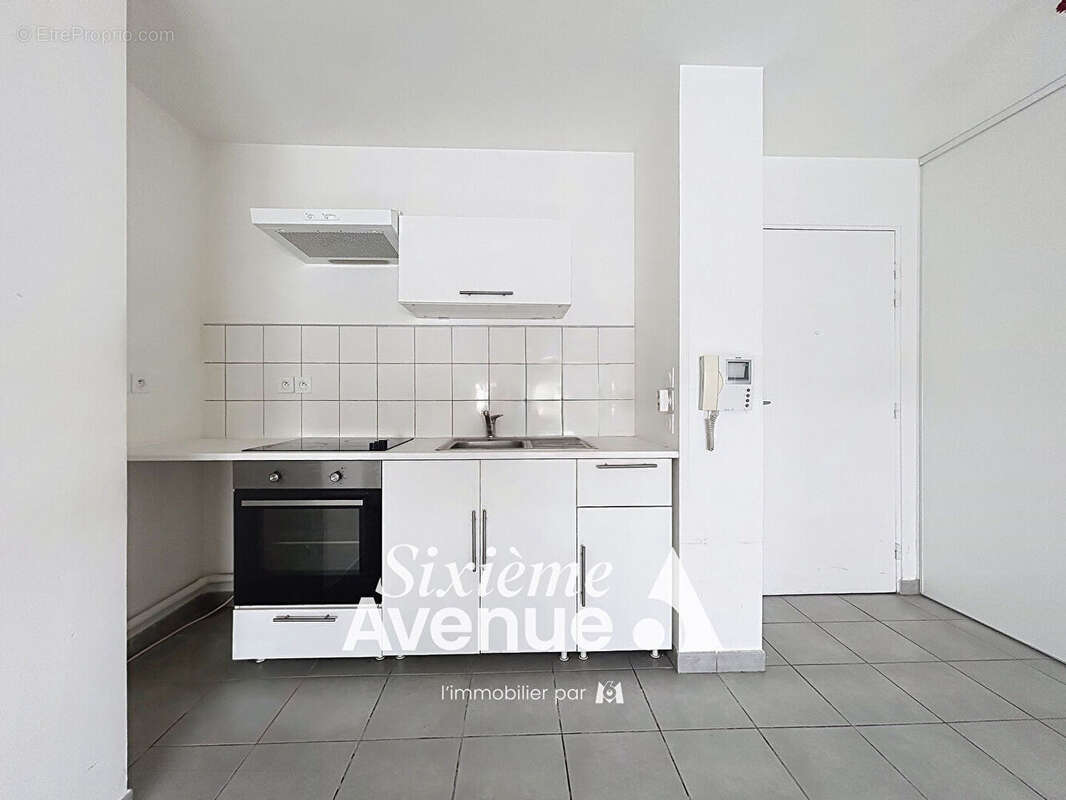 Appartement à DECINES-CHARPIEU