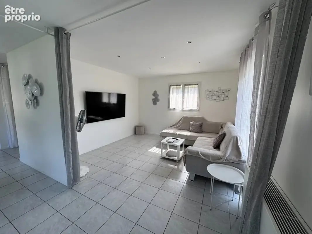 Maison 105 m² à Cranves-Sales  - photo 1