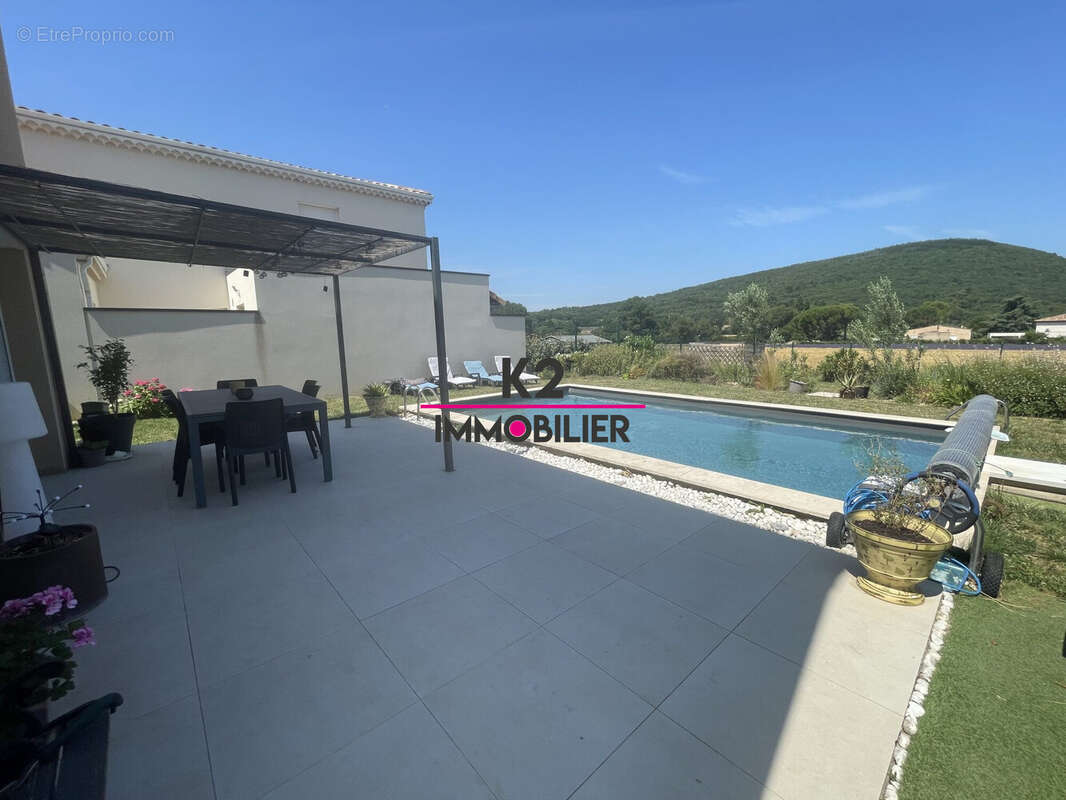 Maison à MONTELIMAR