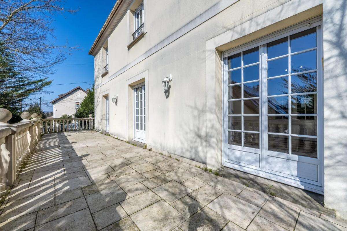Maison à SARCELLES
