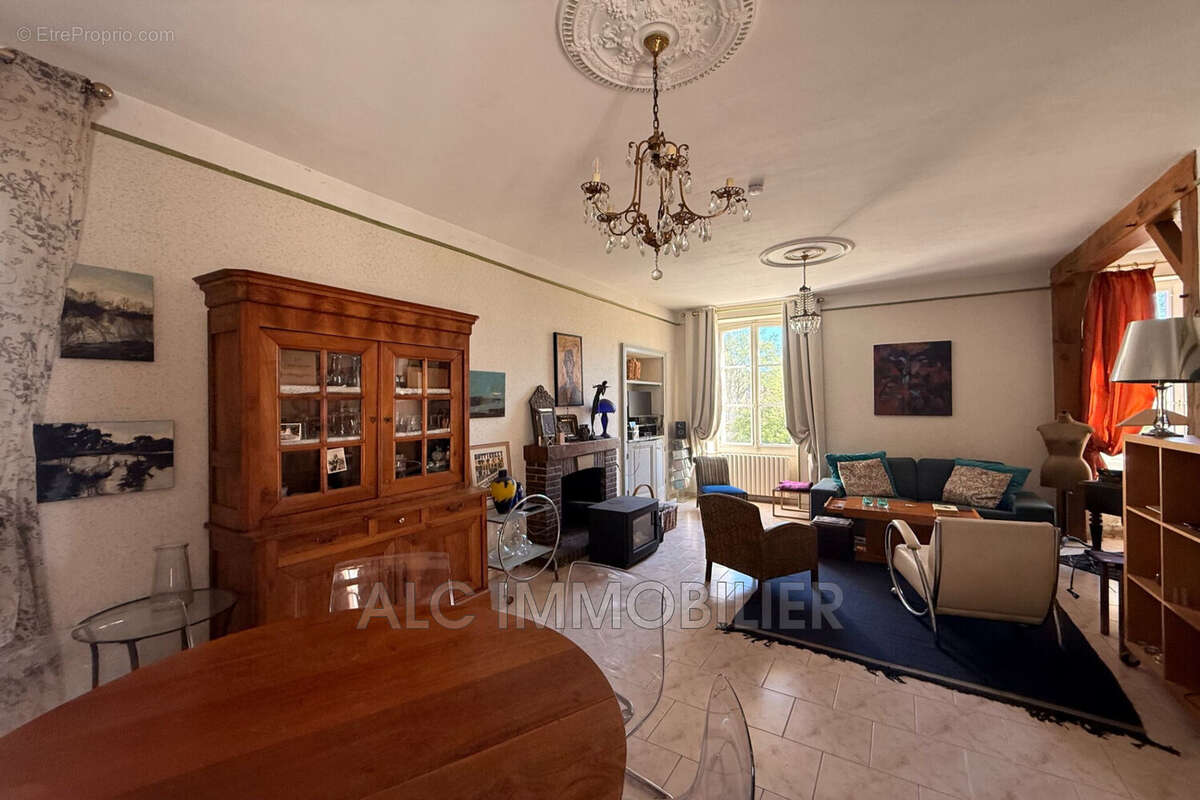 Maison à MAUVES-SUR-HUISNE