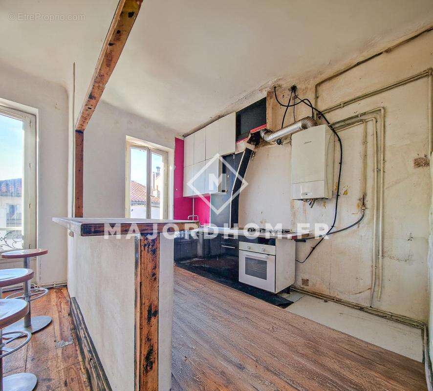 Appartement à MARSEILLE-4E