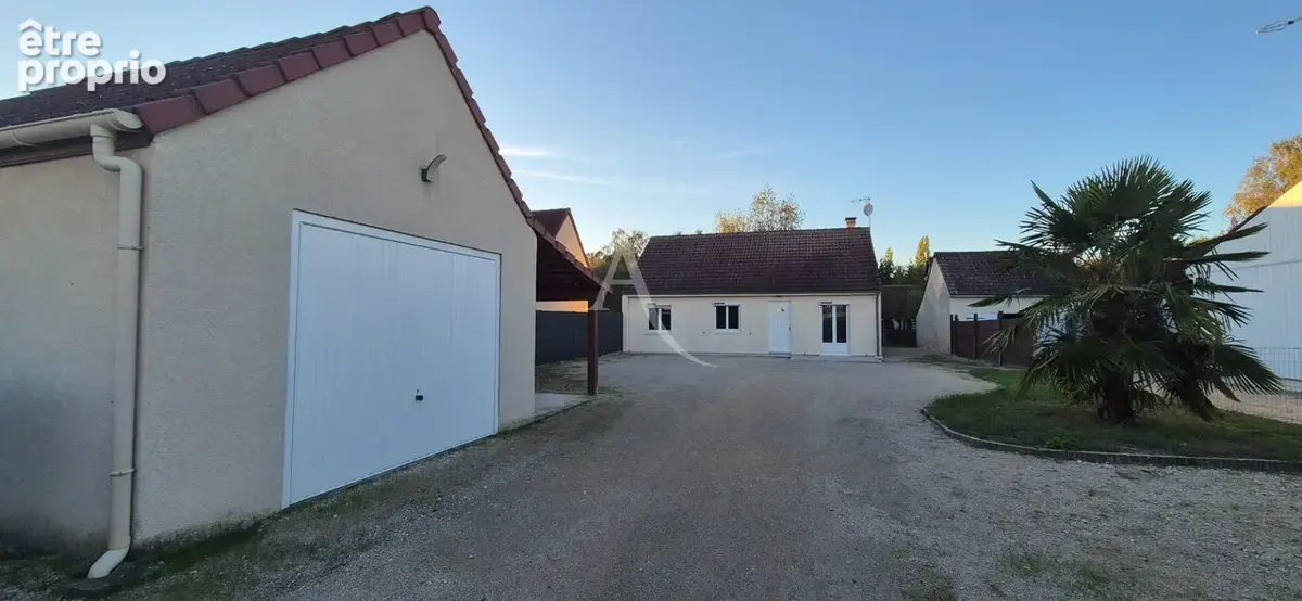 Maison de plain-pied à Mont Près Chambord de 109 m² - photo 1