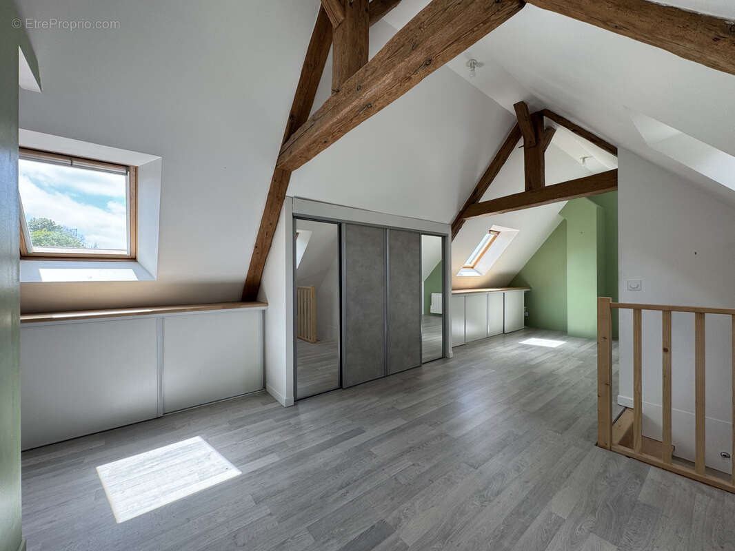 Maison en pierre familiale - quartier calme - photo 15