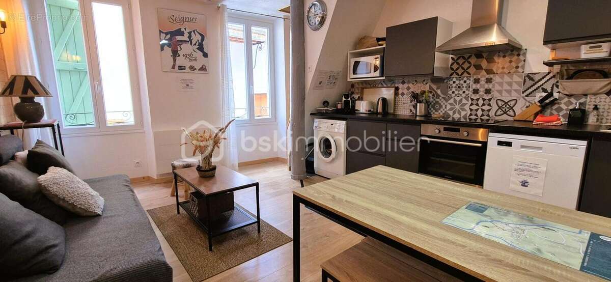 Appartement à COLMARS