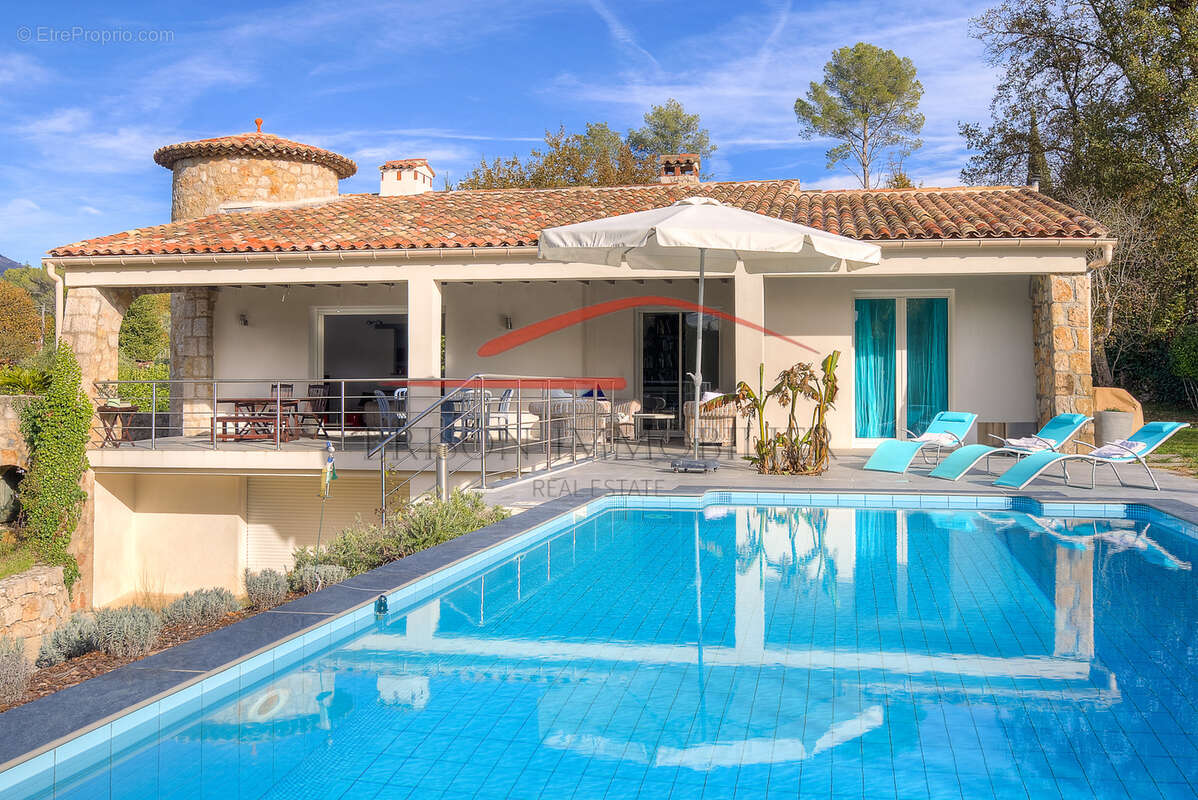 Maison à ROQUEFORT-LES-PINS