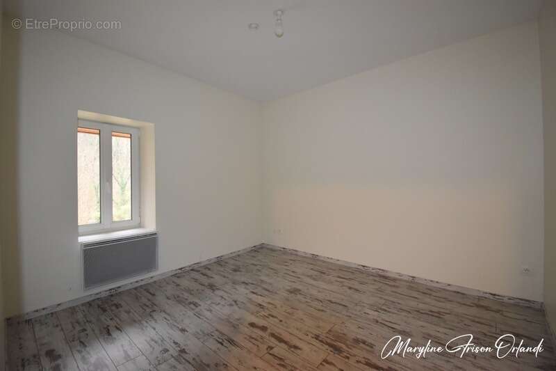 Maison à SAINT-THIBAUD-DE-COUZ