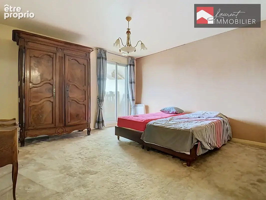 CHALON-SUR-SAÔNE À VENDRE - Spacieux appartement 4 pièces - 123 m² - photo 12