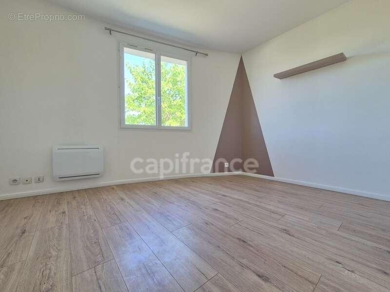 Maison à CHAILLEVETTE