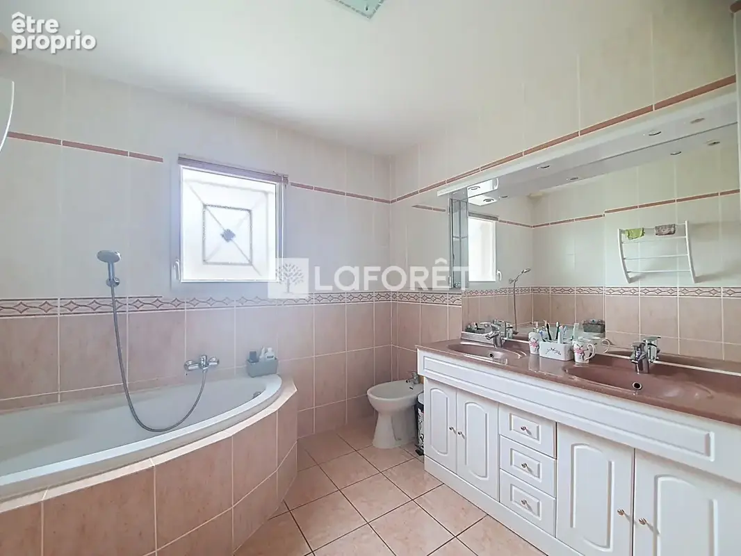 Villemur-sur-Tarn, maison de type 5, garage sur une parcelle de 7 460 m² environ - photo 15