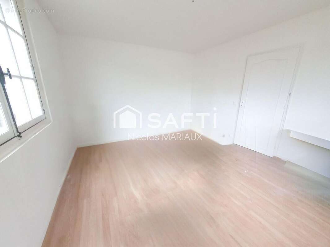 Photo 2 - Maison à MARGENCY