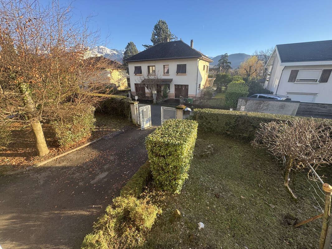 Maison à MEYLAN