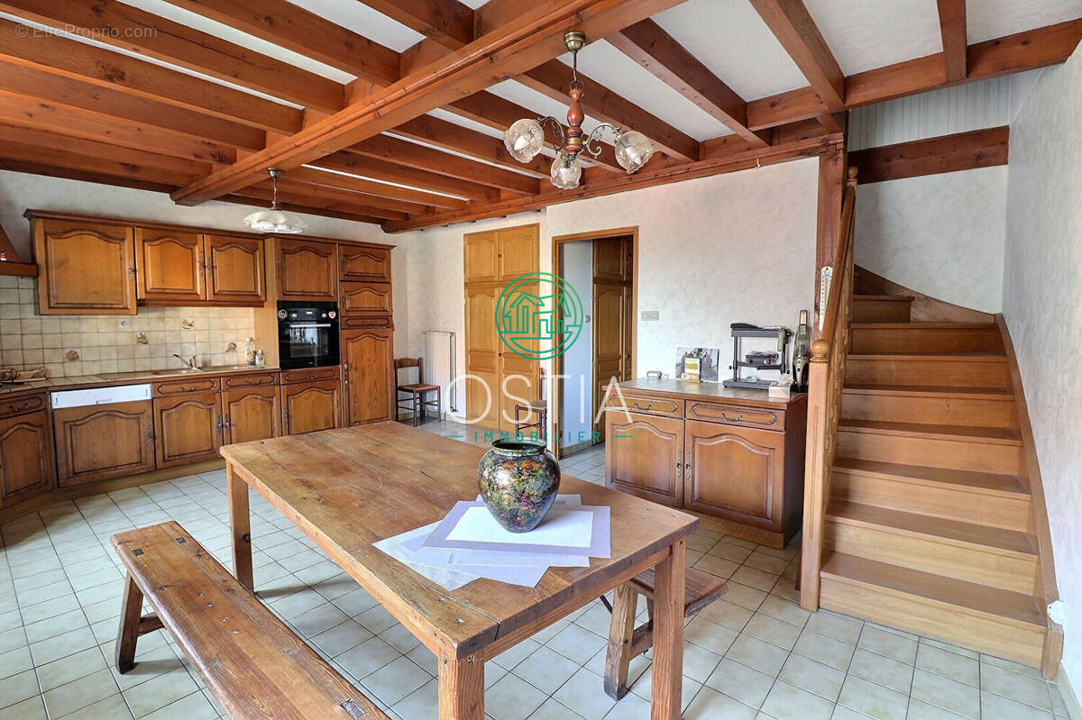 Maison à SAINT-MARTIN-LA-PLAINE