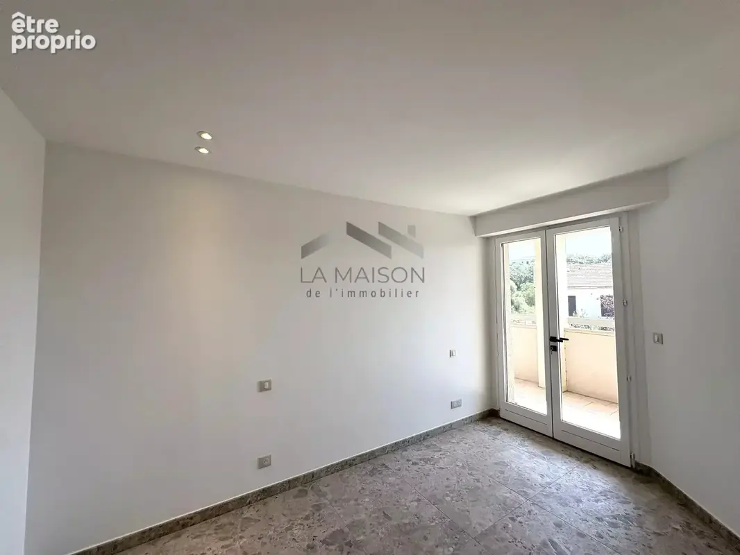 Appartement T3 centre ville de Porto-Vecchio - photo 8