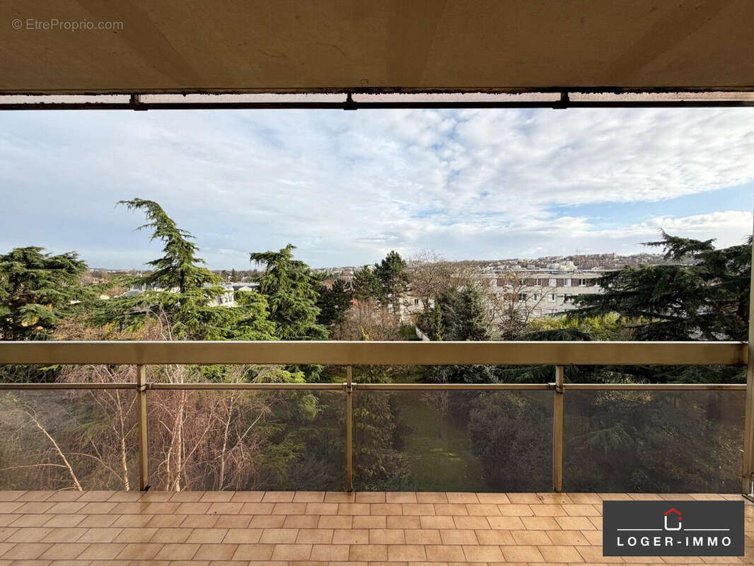 Appartement à LE PERREUX-SUR-MARNE