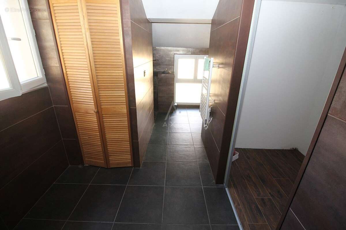 Adorable maison  joliment et atypiquement renovee - photo 5