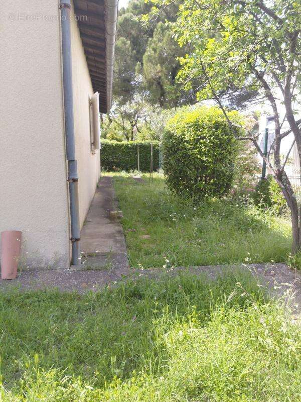 Villa plain pied  103 m² hab + garage sur 397 m² de terrain - photo 14