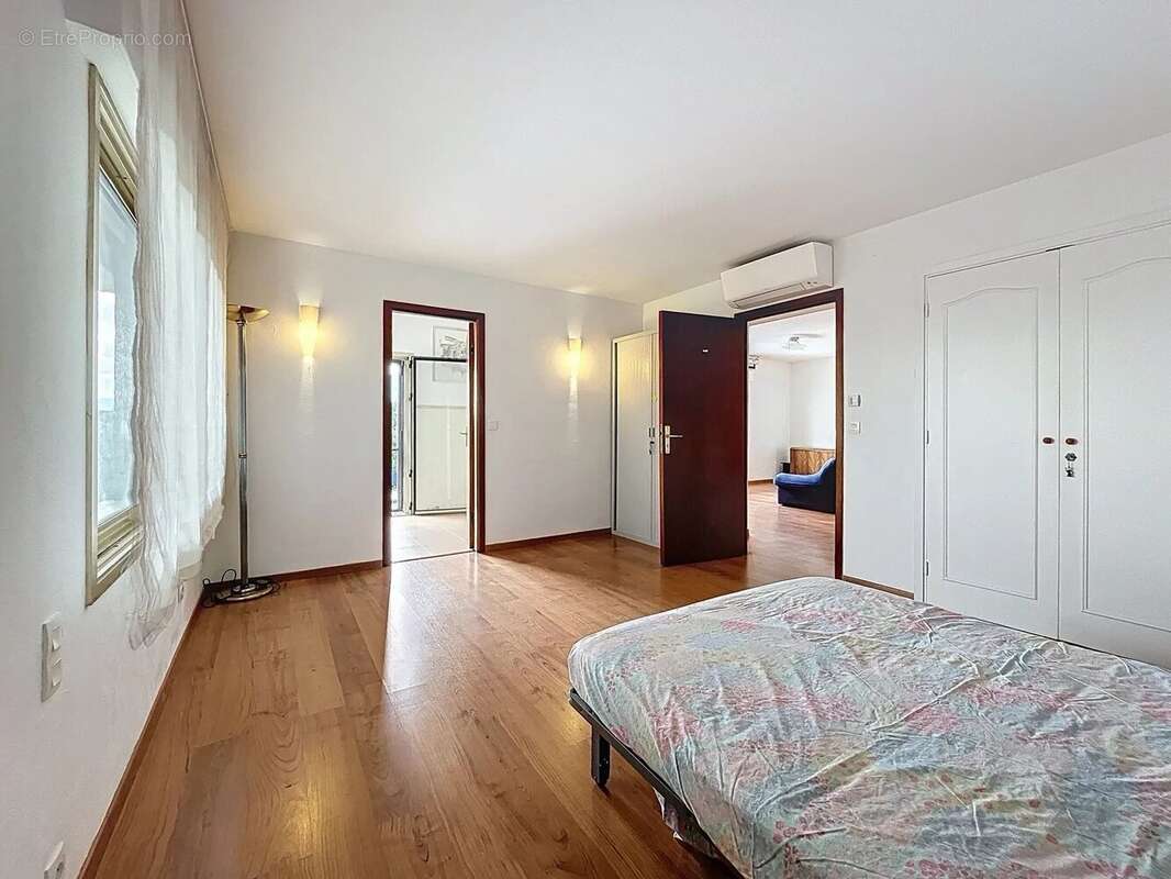 Maison à SAINT-LAURENT-DU-VAR