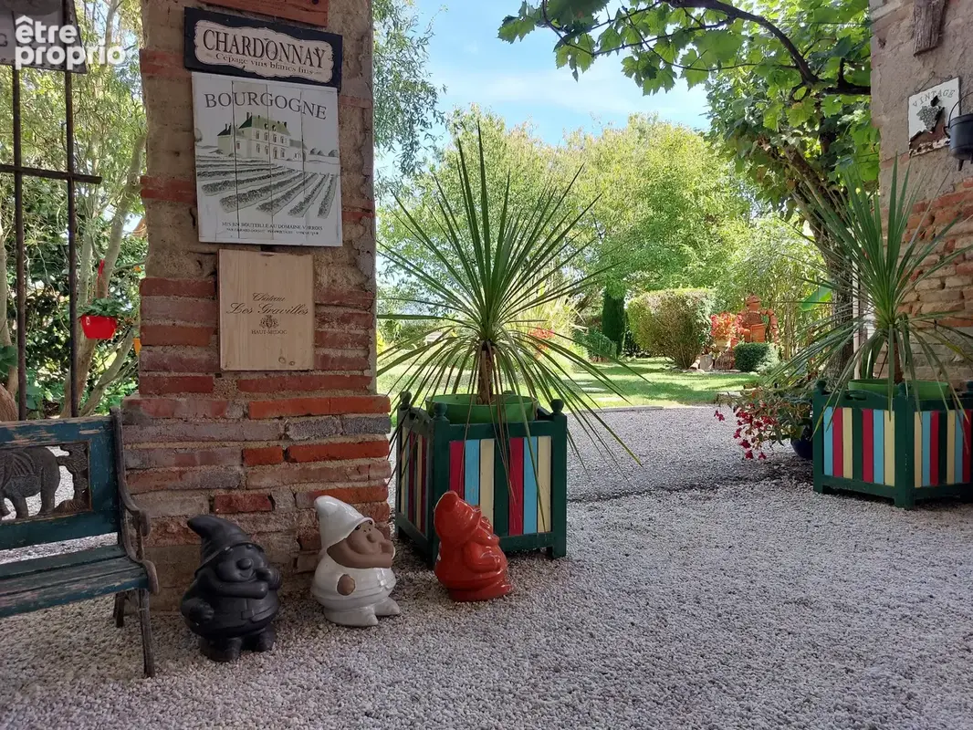 Maison à vendre 7 pièces MONTAUBAN (82) avec chambres d'hôtes, piscine, jardin et dépendance - photo 16