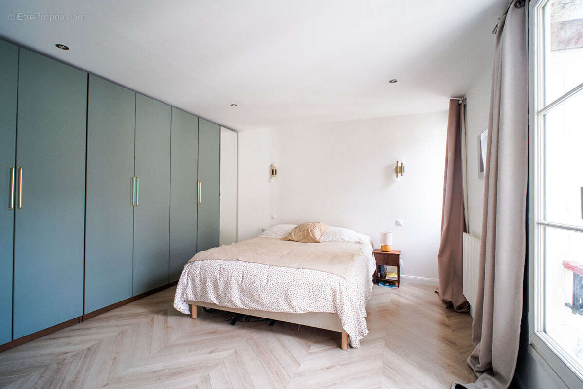 Appartement à PARIS-18E