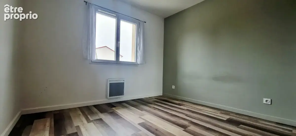 Maison  individuelle recente avec jardin clos et garage - photo 12