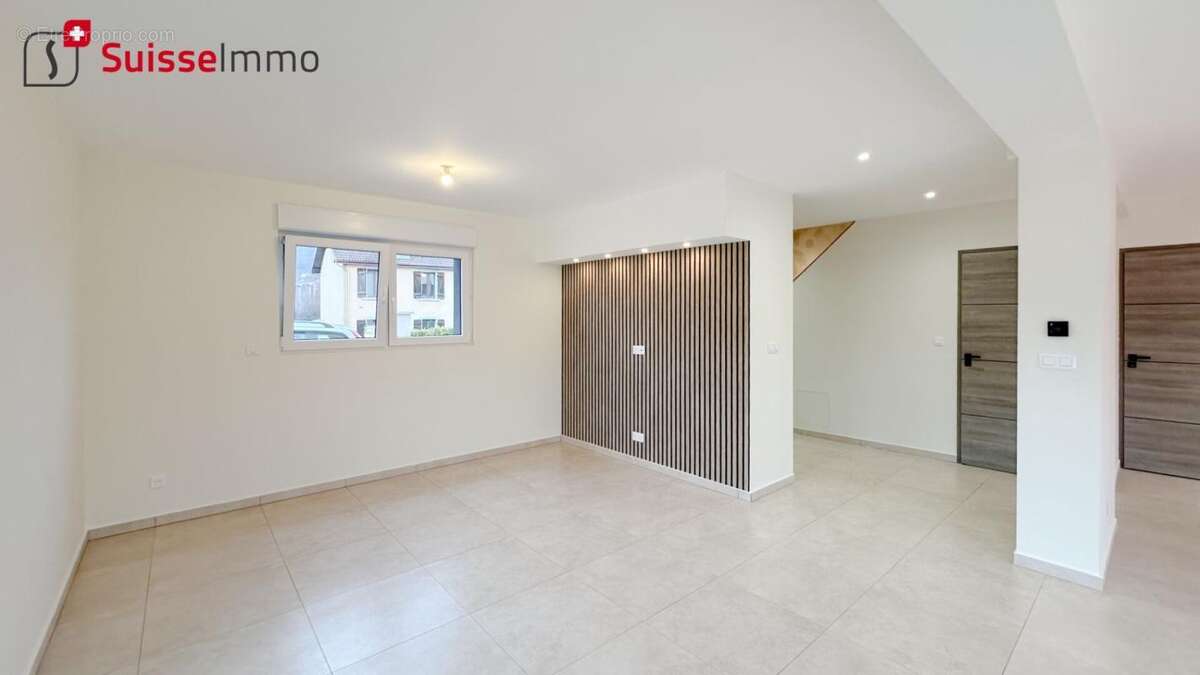 Maison à VOUJEAUCOURT