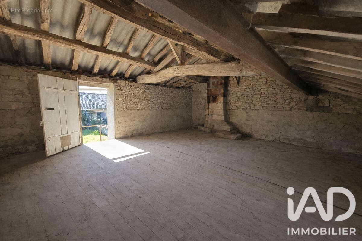 Maison 37 m² à Doue-La-Fontaine  - photo 7