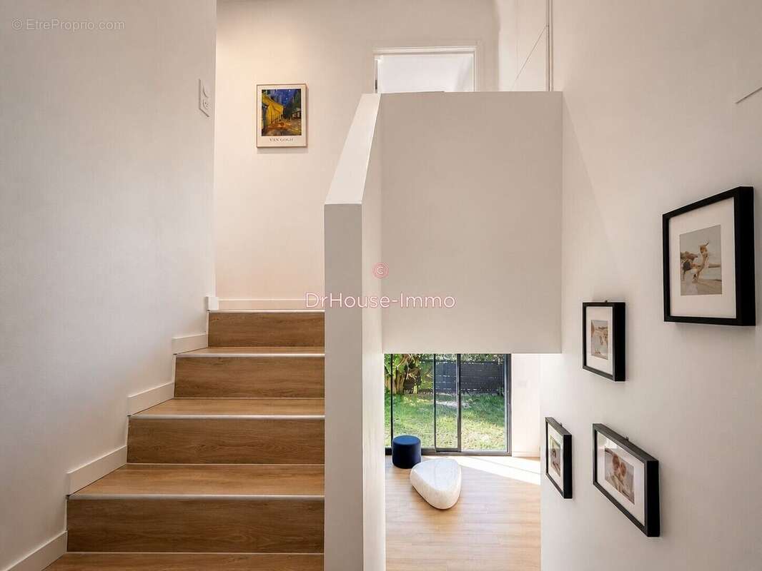 Maison 109 m² à Carros  - photo 6