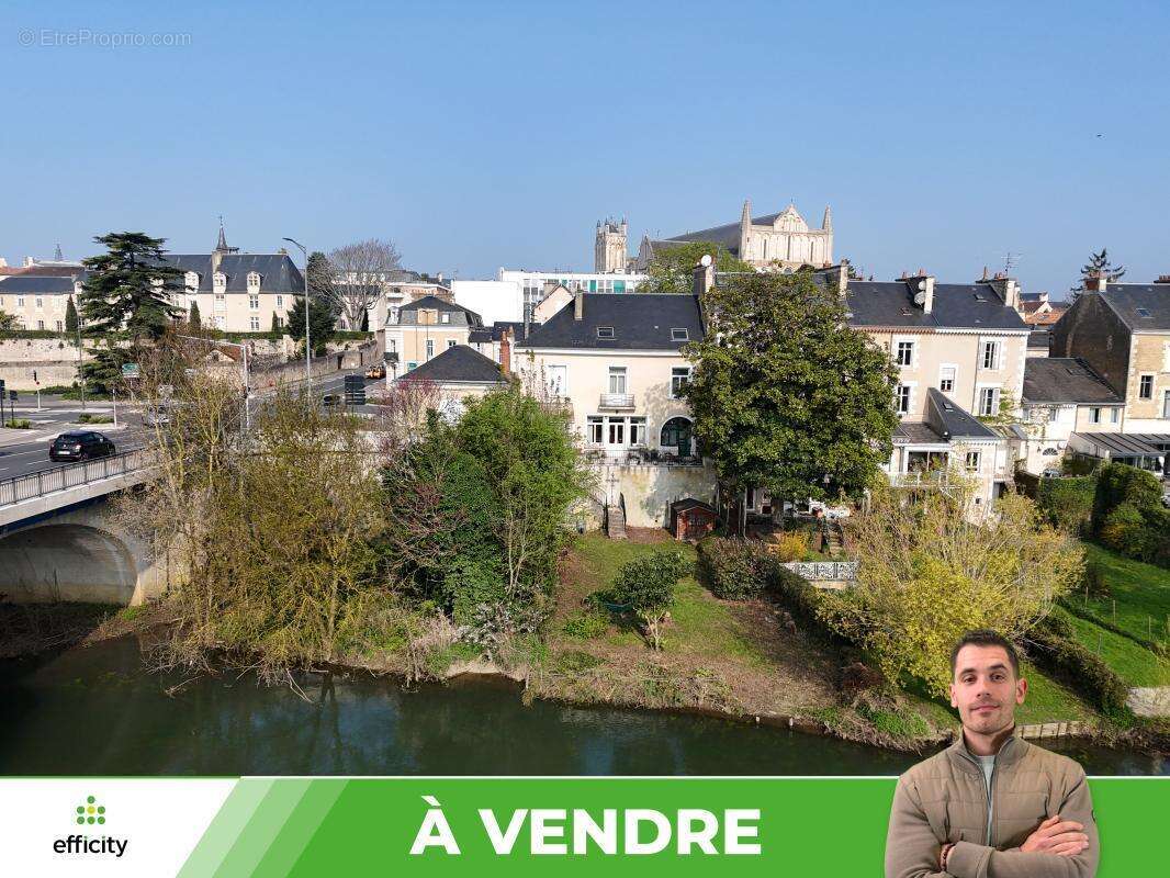 Maison 202 m² à Poitiers  - photo 3
