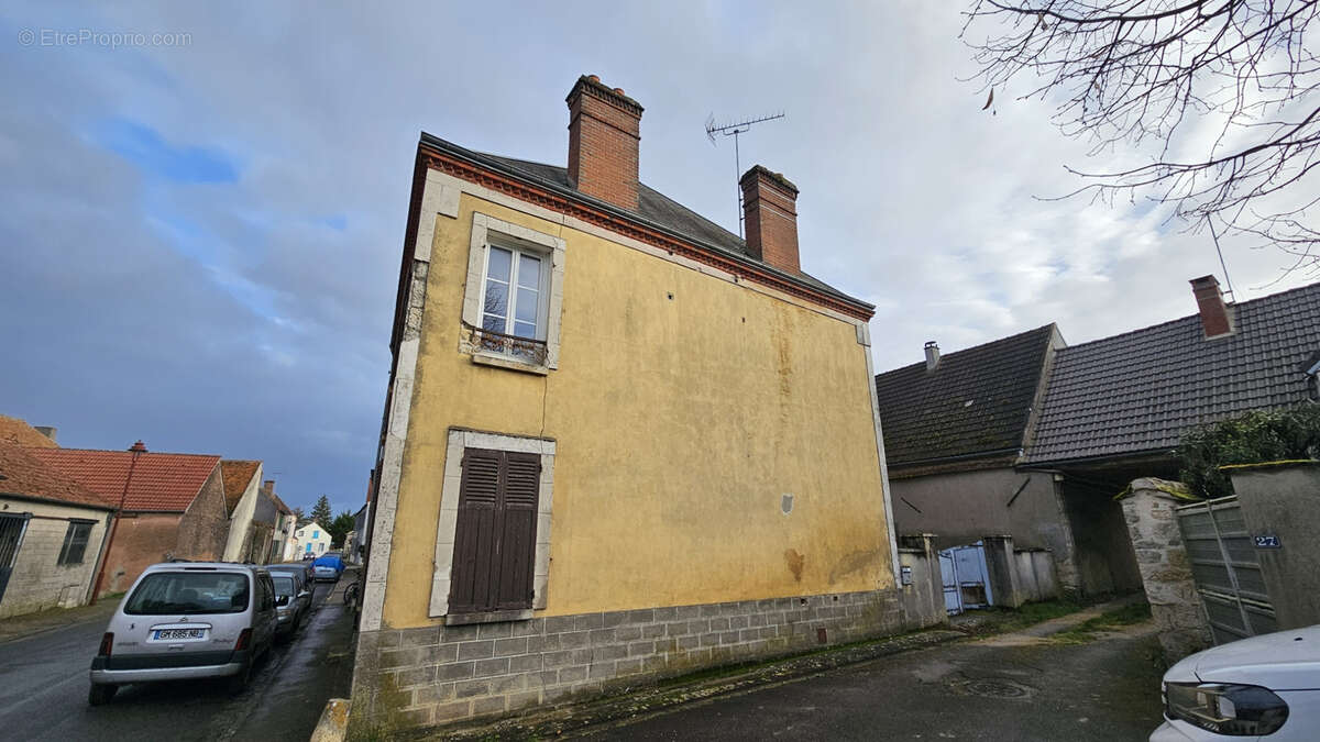 Maison à AUXY