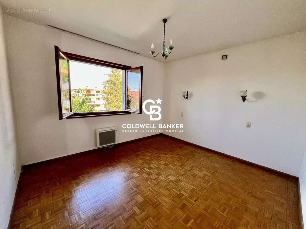 Appartement avec combles aménageables proche gare d'Annemasse - photo 9