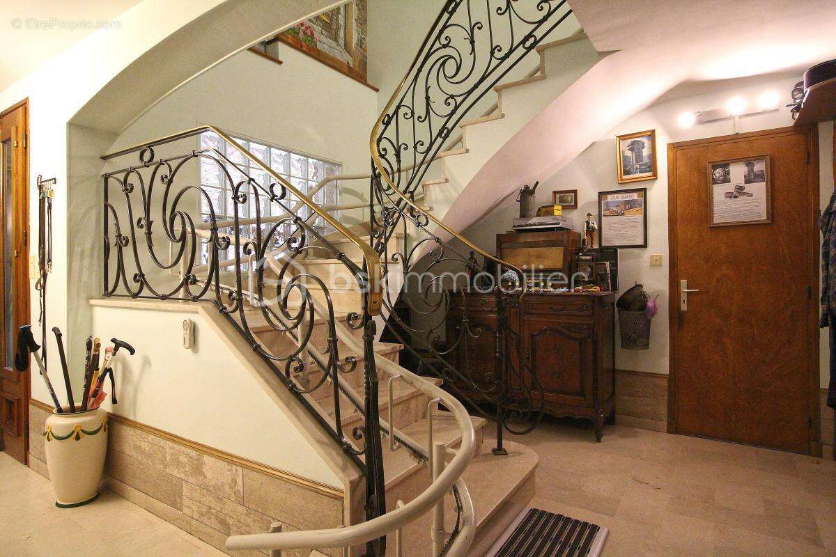 Villa en R+1 de 222 m² - photo 7