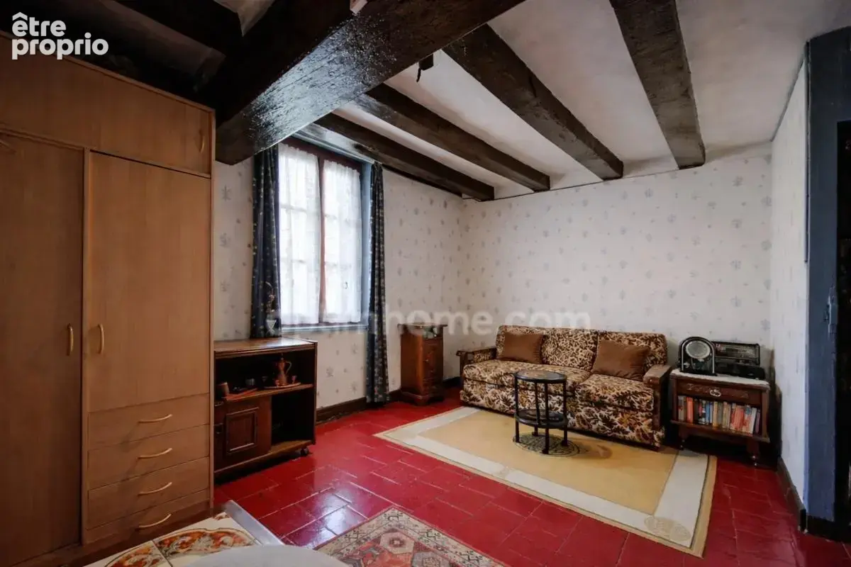 Maison de ville d'environ 100m², 6 pièces dont deux chambres, cour avec accès véhicule à LIGUEIL (37) - photo 6