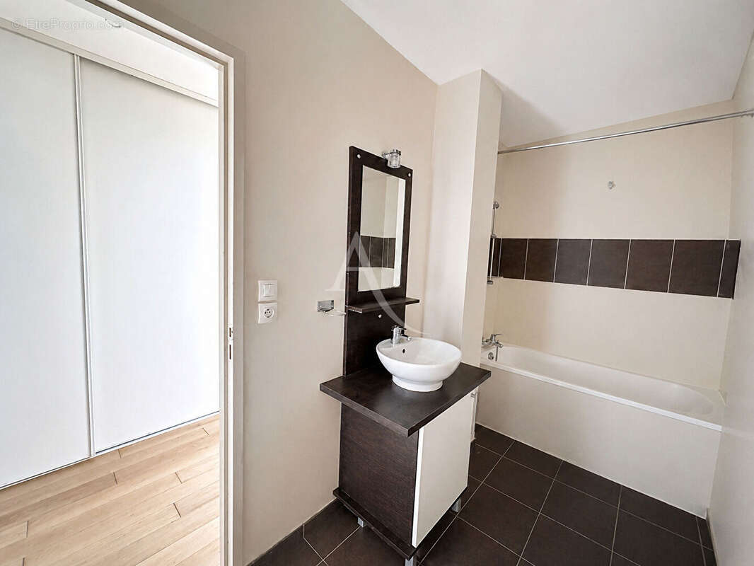 Appartement Saintes 3 pièce(s) 79 m2 - photo 13