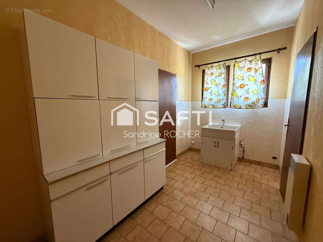 Maison 117 m² à La Tour-Blanche  - photo 9