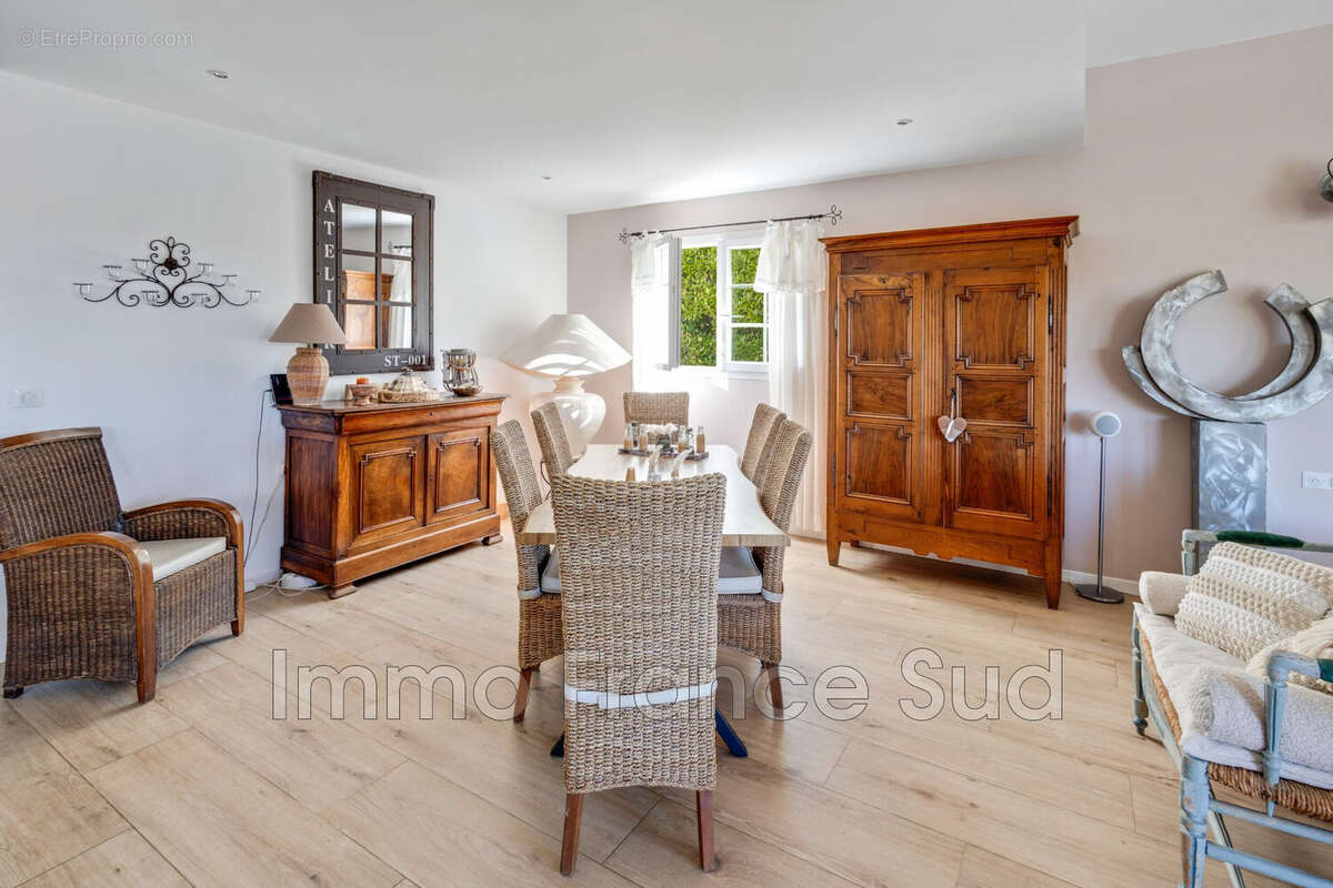 Maison à LA GARDE-FREINET