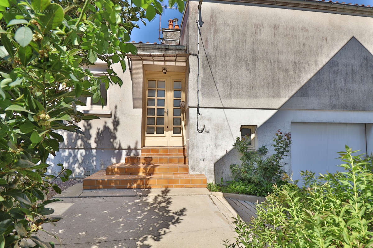 Maison à MESNIL-SAINT-PERE