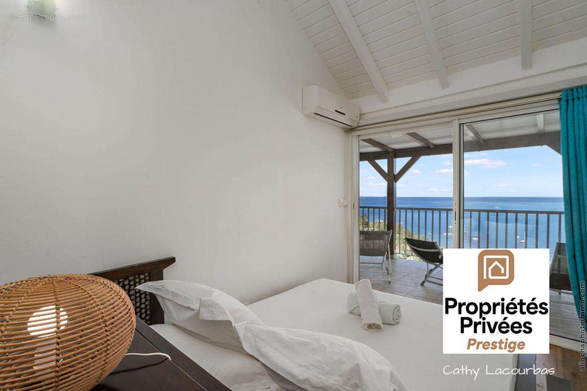 Superbe Appartement T3 Duplex ,vue mer exceptionnelle et piscine- Bouillante - photo 5